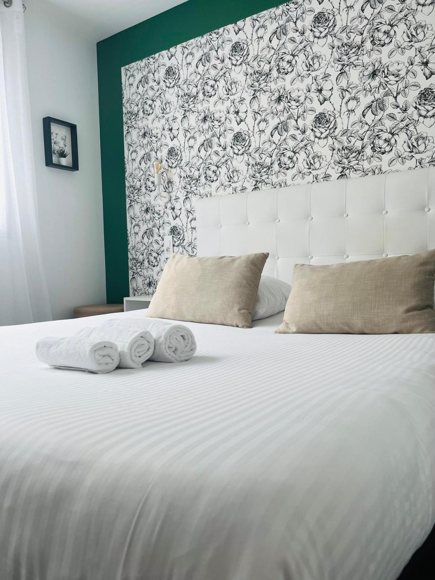 L'Hotel Bristol ก็อง ภายนอก รูปภาพ