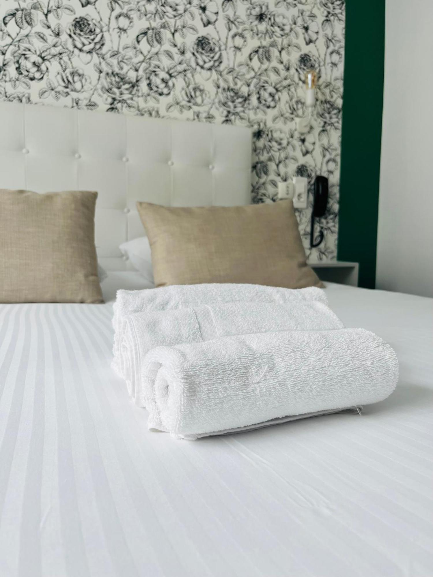 L'Hotel Bristol ก็อง ภายนอก รูปภาพ