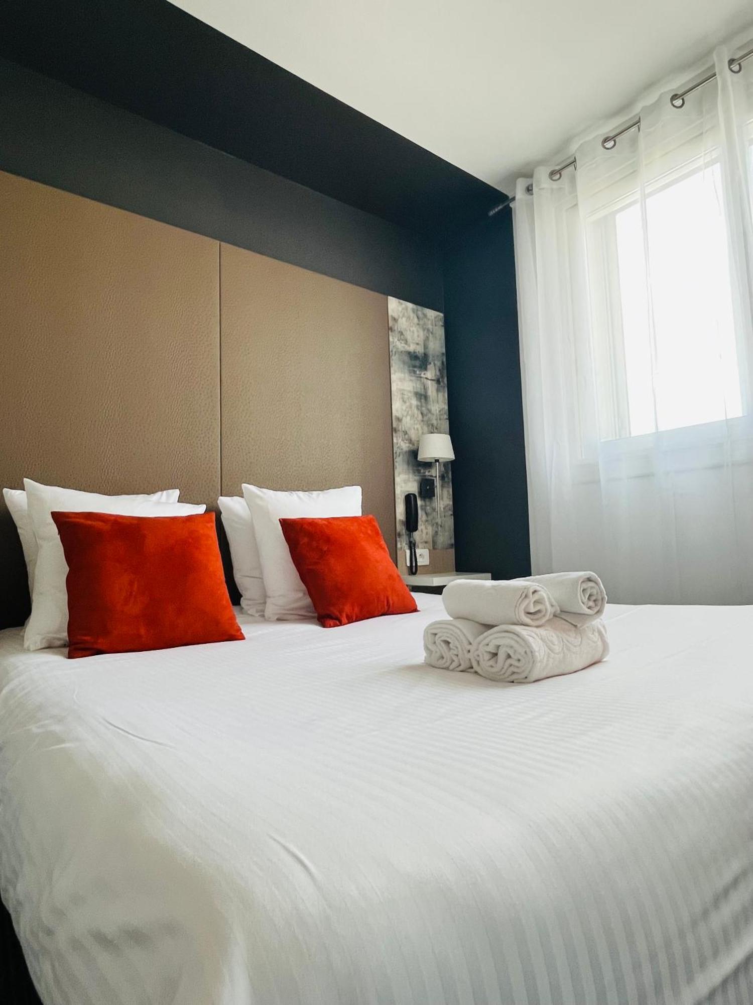 L'Hotel Bristol ก็อง ภายนอก รูปภาพ
