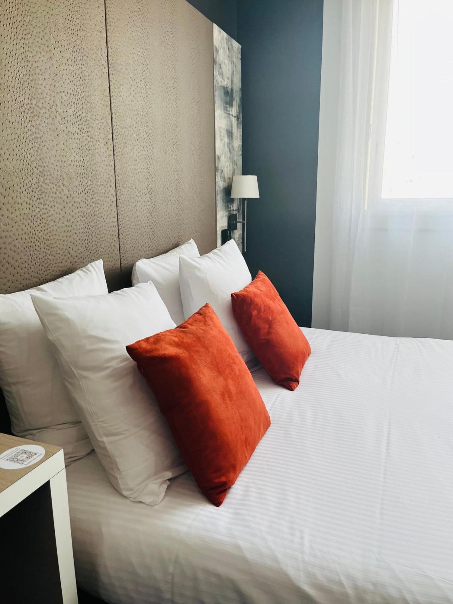 L'Hotel Bristol ก็อง ภายนอก รูปภาพ
