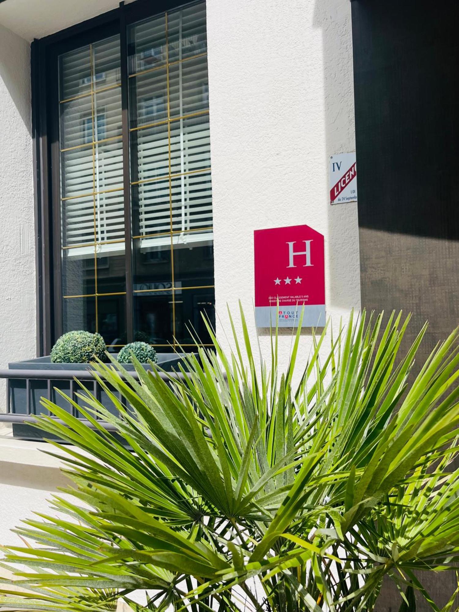 L'Hotel Bristol ก็อง ภายนอก รูปภาพ